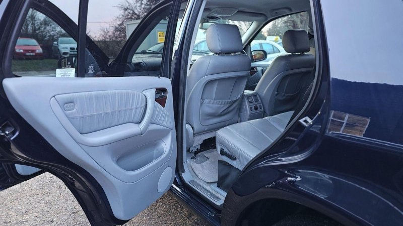 MERCEDES-BENZ M CLASS