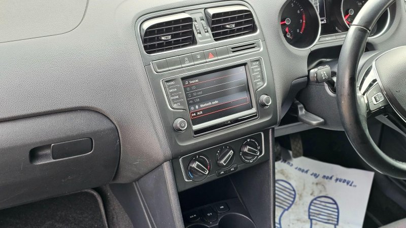 VOLKSWAGEN POLO
