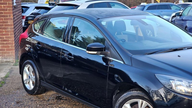 FORD FOCUS