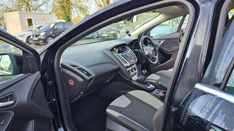 FORD FOCUS