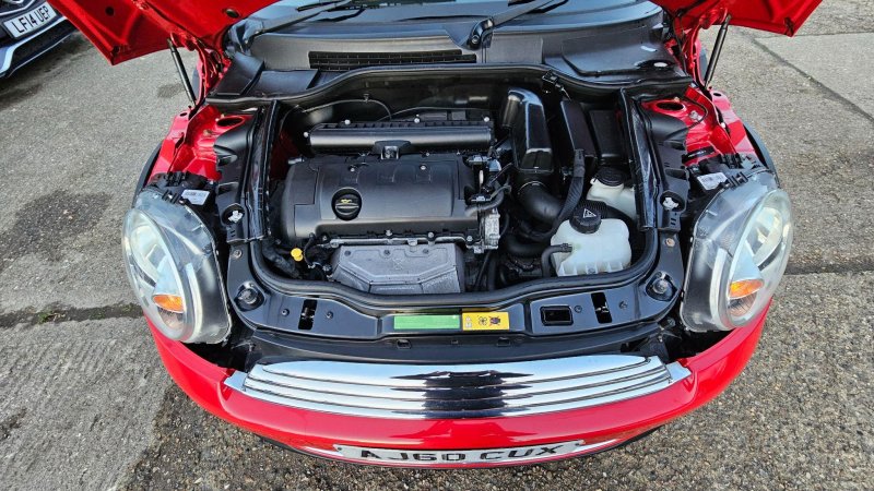 MINI HATCH