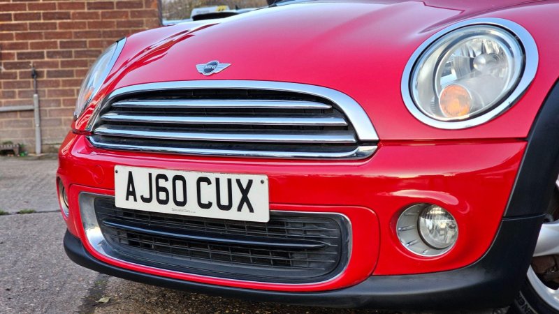 MINI HATCH