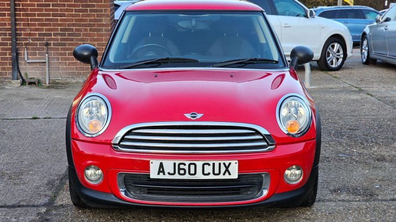 MINI HATCH