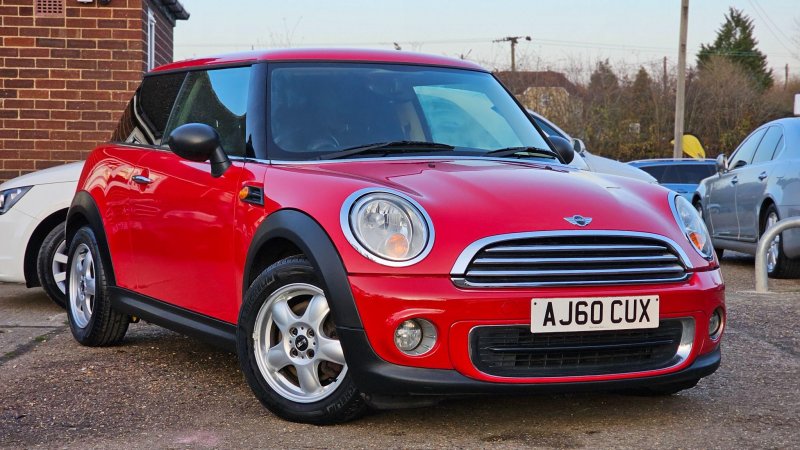 MINI HATCH