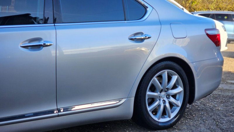 LEXUS LS