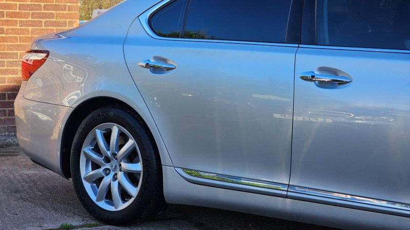 LEXUS LS