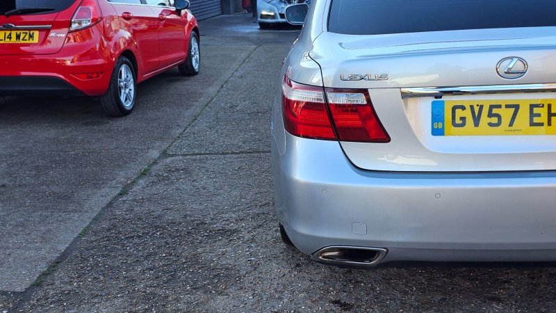 LEXUS LS
