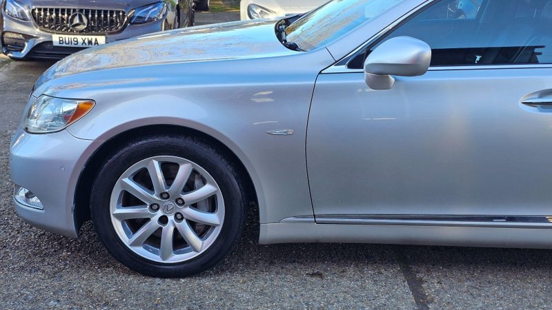LEXUS LS