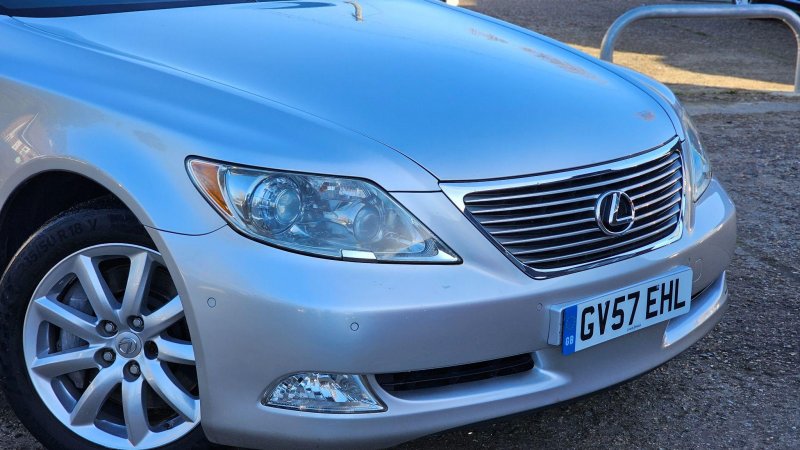 LEXUS LS