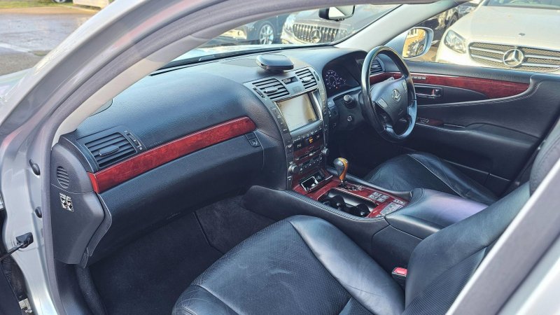 LEXUS LS