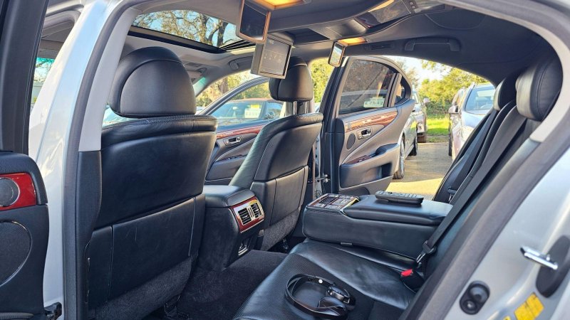 LEXUS LS