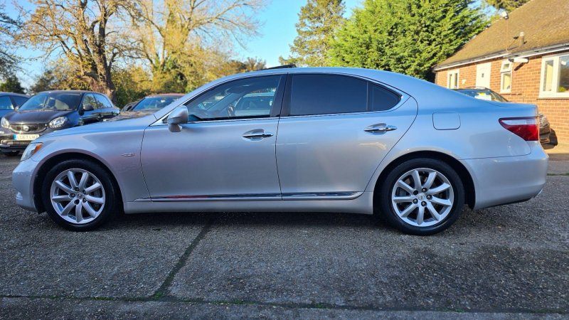 LEXUS LS