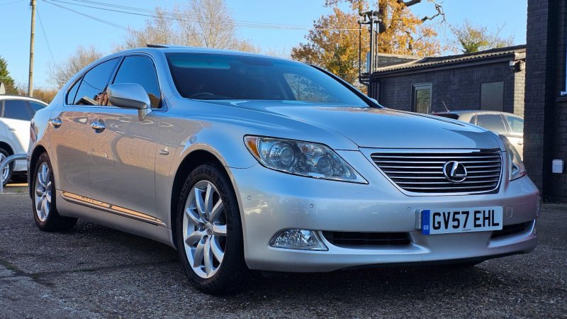 LEXUS LS