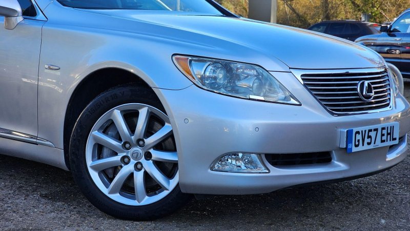 LEXUS LS