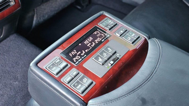 LEXUS LS