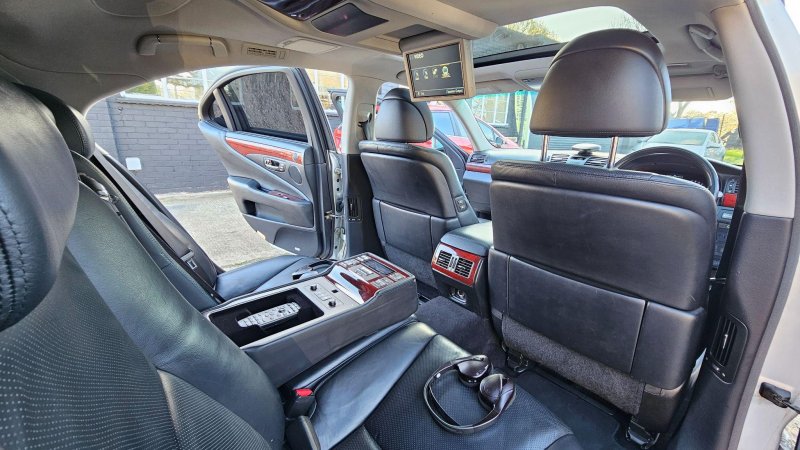 LEXUS LS