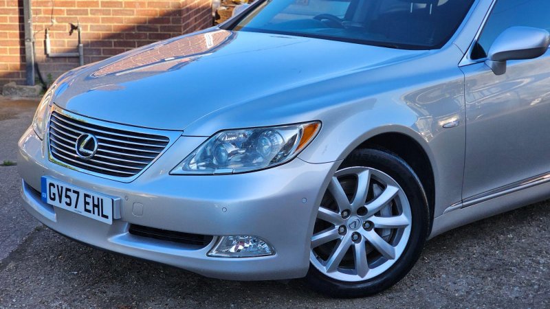 LEXUS LS