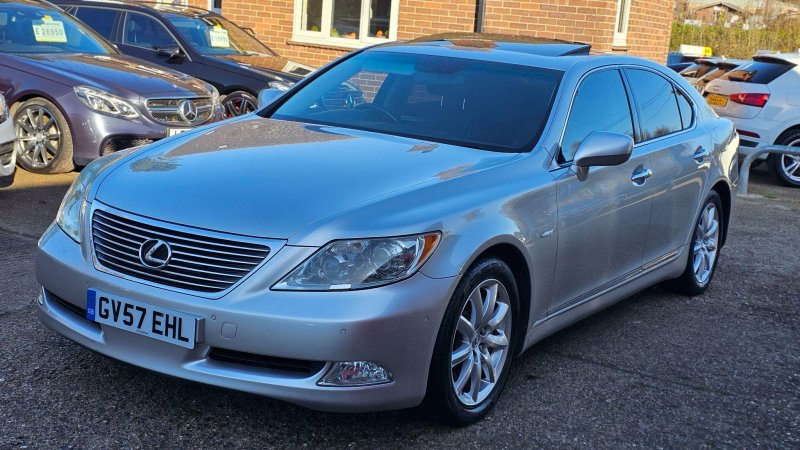 LEXUS LS