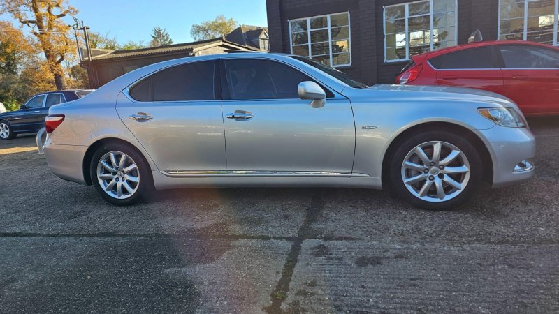 LEXUS LS
