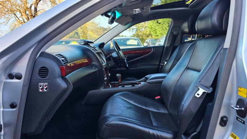 LEXUS LS