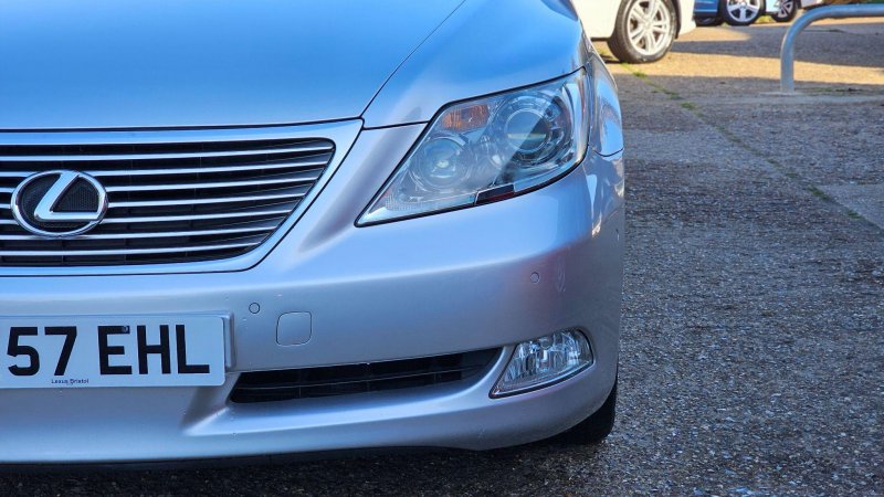 LEXUS LS