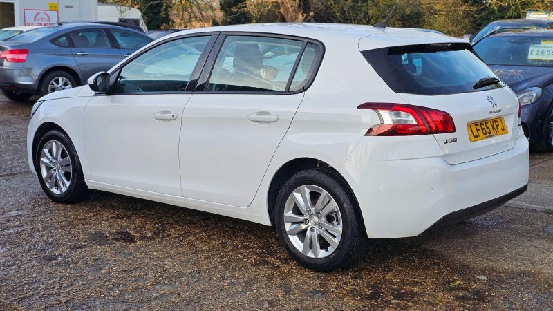 PEUGEOT 308