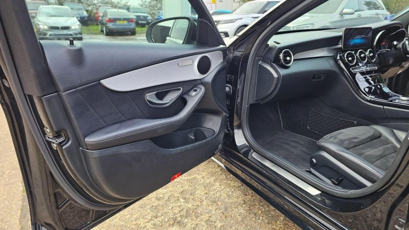 MERCEDES-BENZ C CLASS