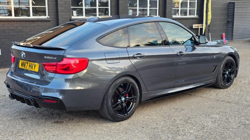 BMW 3 SERIES