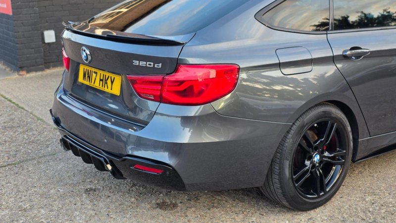BMW 3 SERIES
