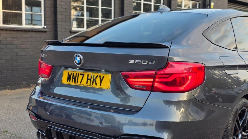 BMW 3 SERIES