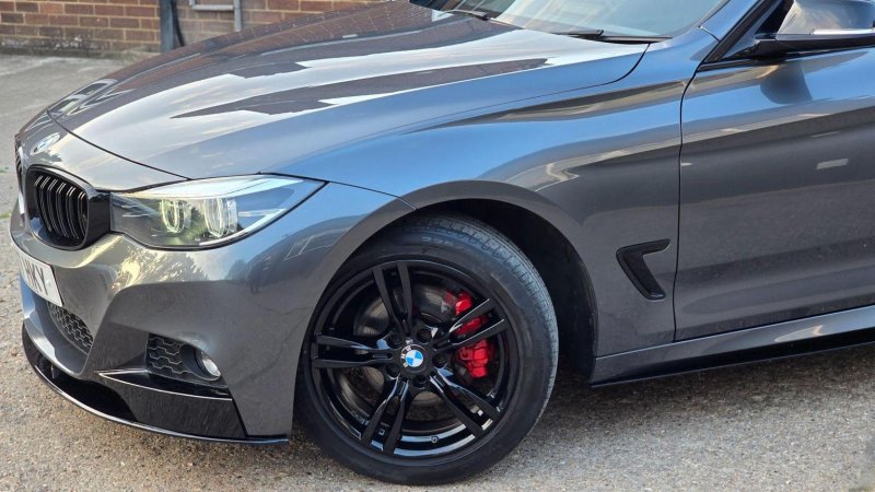 BMW 3 SERIES