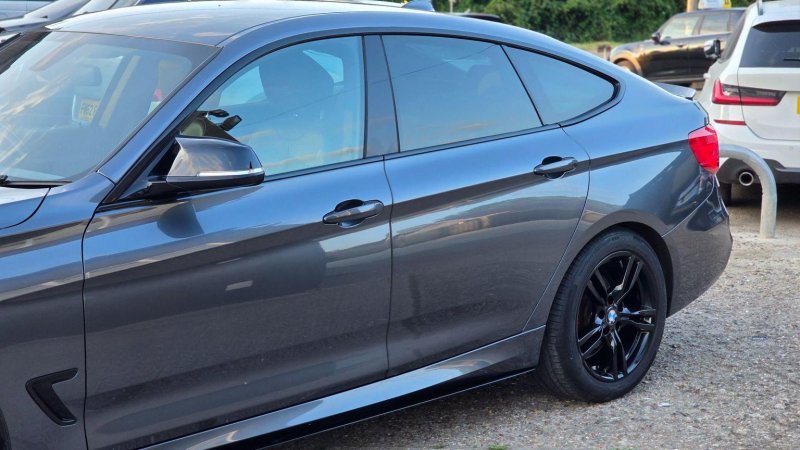 BMW 3 SERIES
