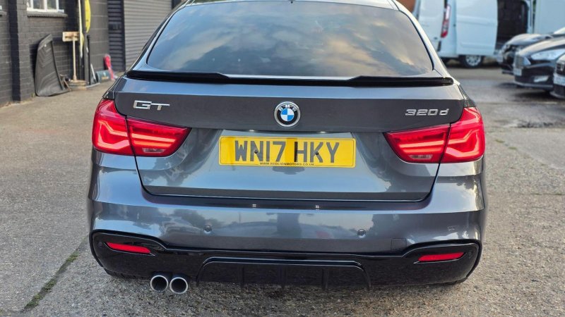 BMW 3 SERIES