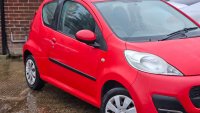 PEUGEOT 107