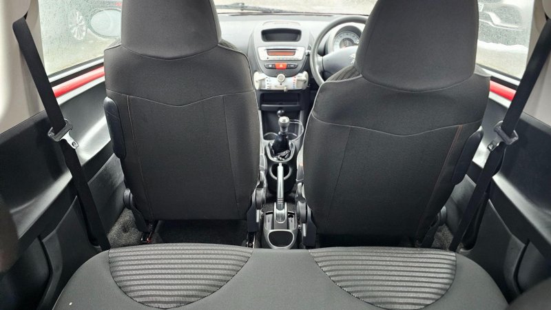 PEUGEOT 107