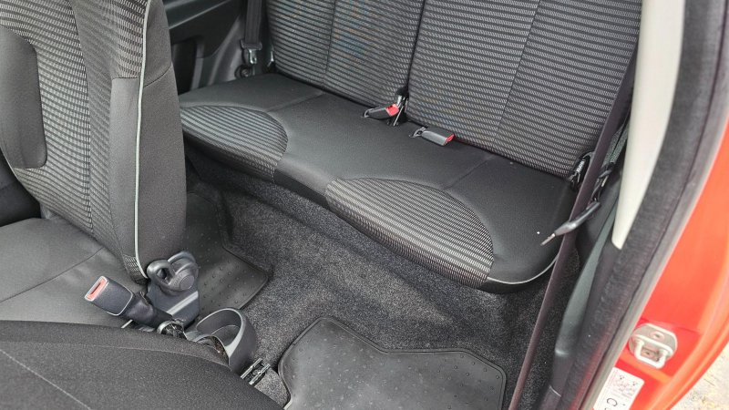 PEUGEOT 107