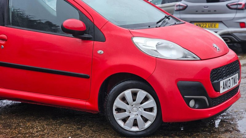 PEUGEOT 107