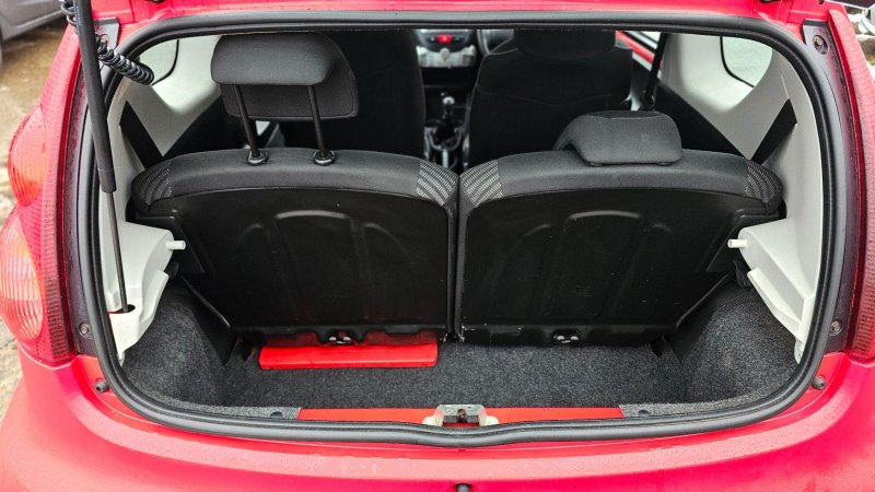 PEUGEOT 107