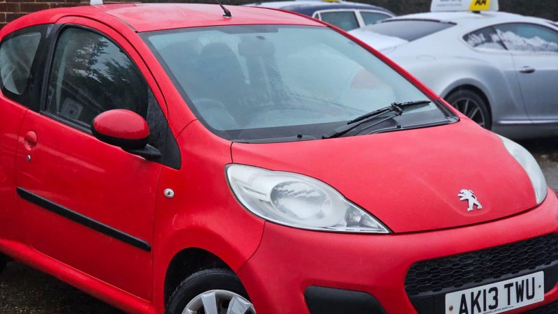 PEUGEOT 107