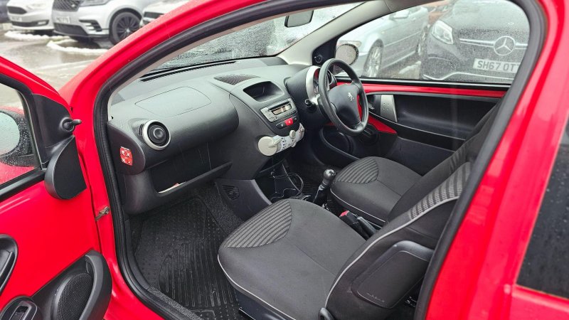 PEUGEOT 107