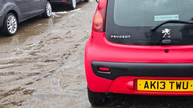PEUGEOT 107