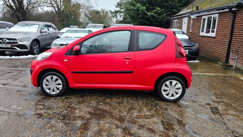 PEUGEOT 107