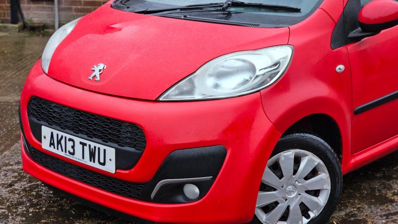 PEUGEOT 107