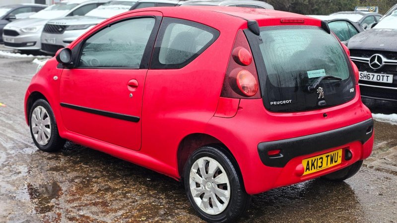 PEUGEOT 107