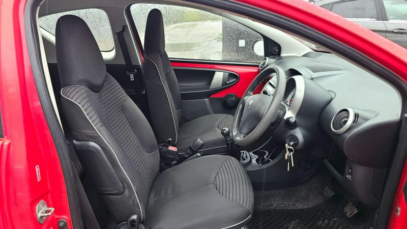 PEUGEOT 107