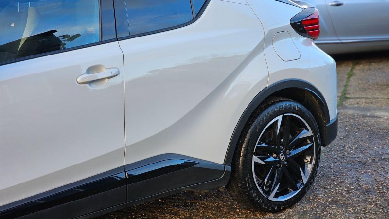 TOYOTA C-HR