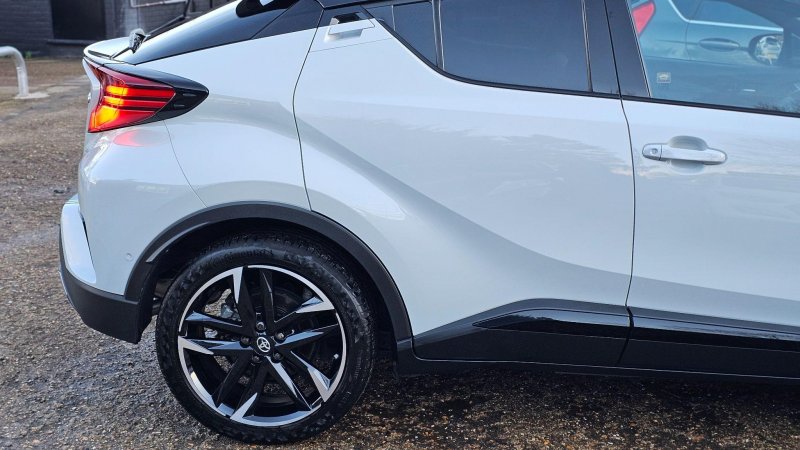 TOYOTA C-HR
