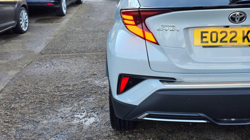 TOYOTA C-HR