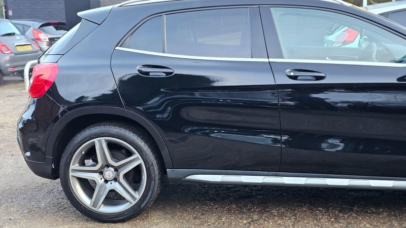 MERCEDES-BENZ GLA CLASS