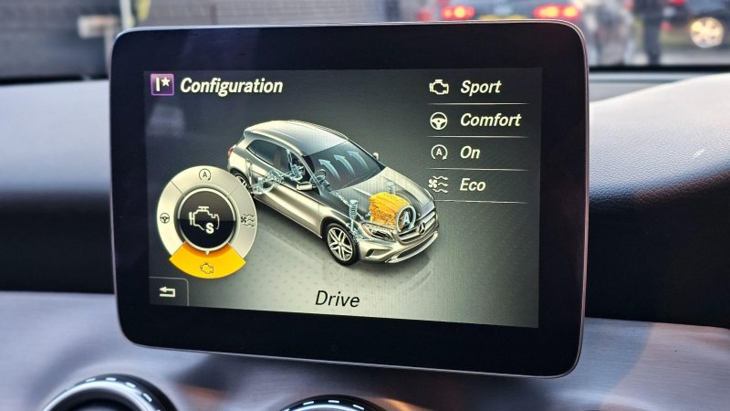 MERCEDES-BENZ GLA CLASS